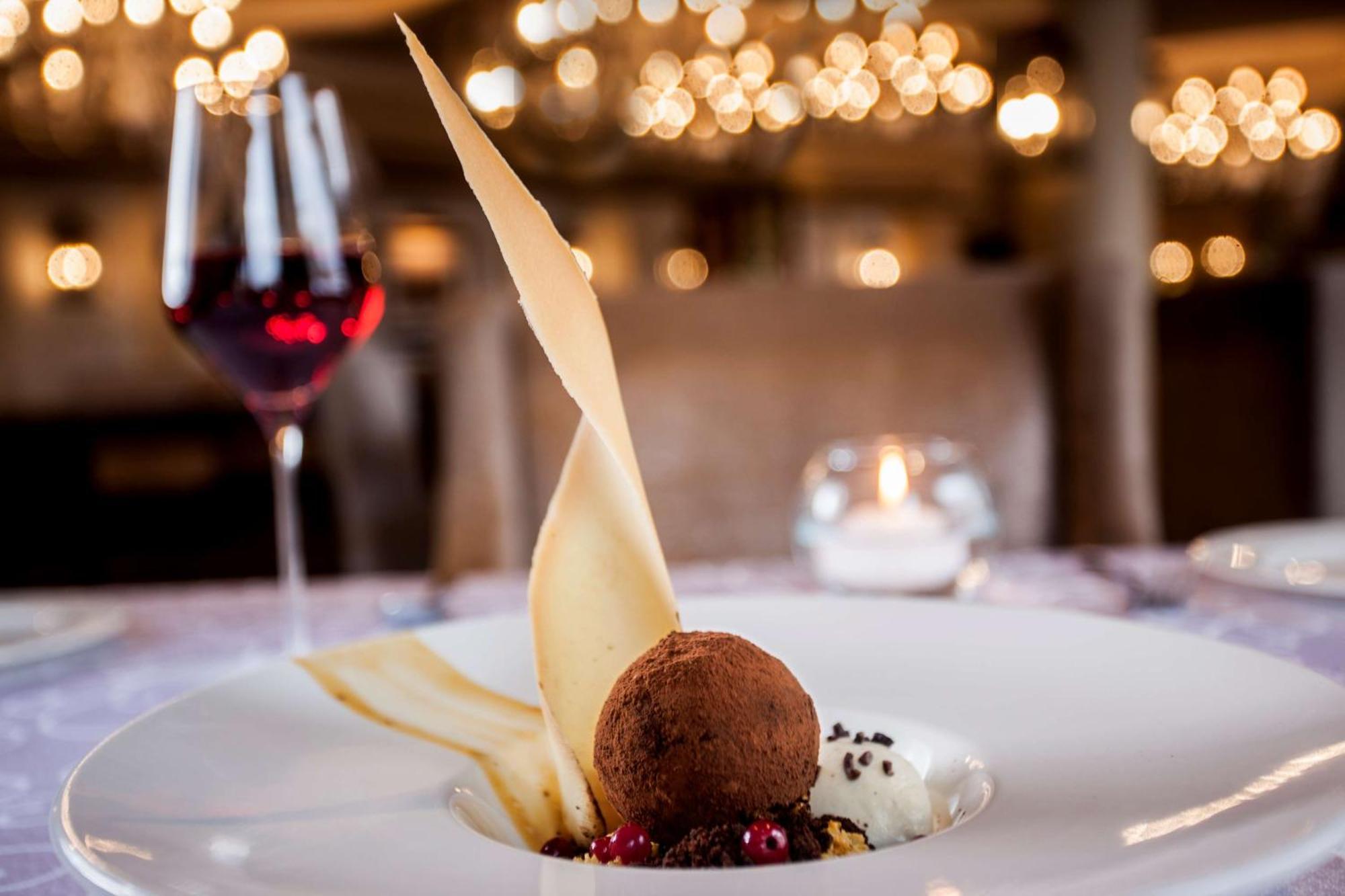 ホテル ビバリー ヒルズ ダーバン エクステリア 写真 A chocolate dessert