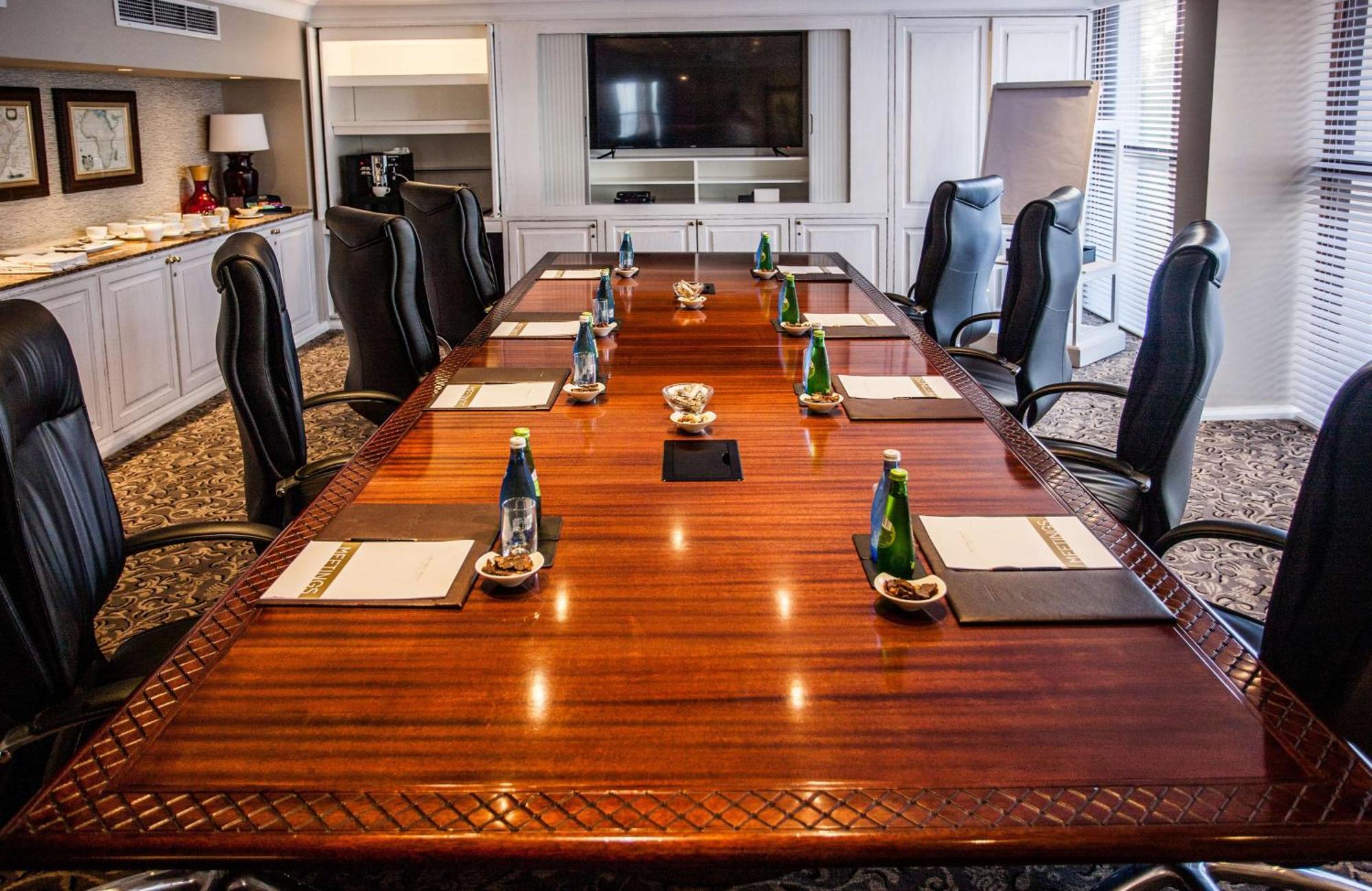 ホテル ビバリー ヒルズ ダーバン エクステリア 写真 Boardroom at the Cape Town International Convention Centre