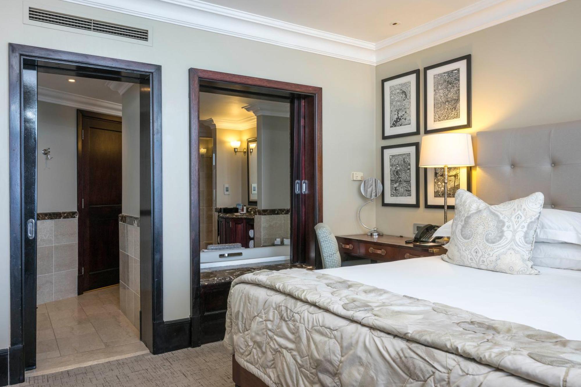 ホテル ビバリー ヒルズ ダーバン エクステリア 写真 A bedroom at the hotel